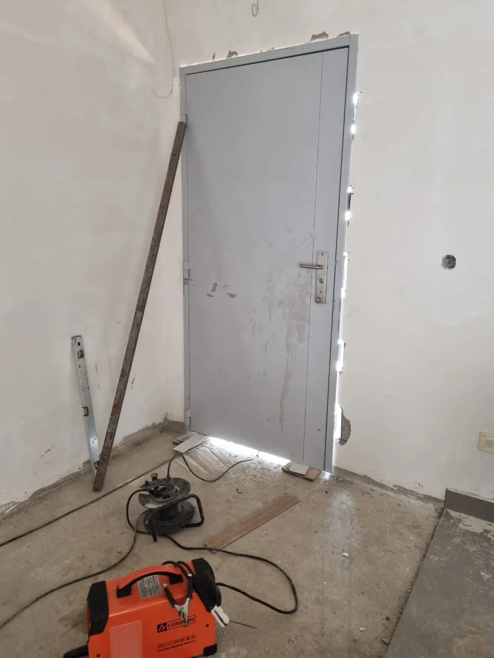 Porta de segurança após a montagem